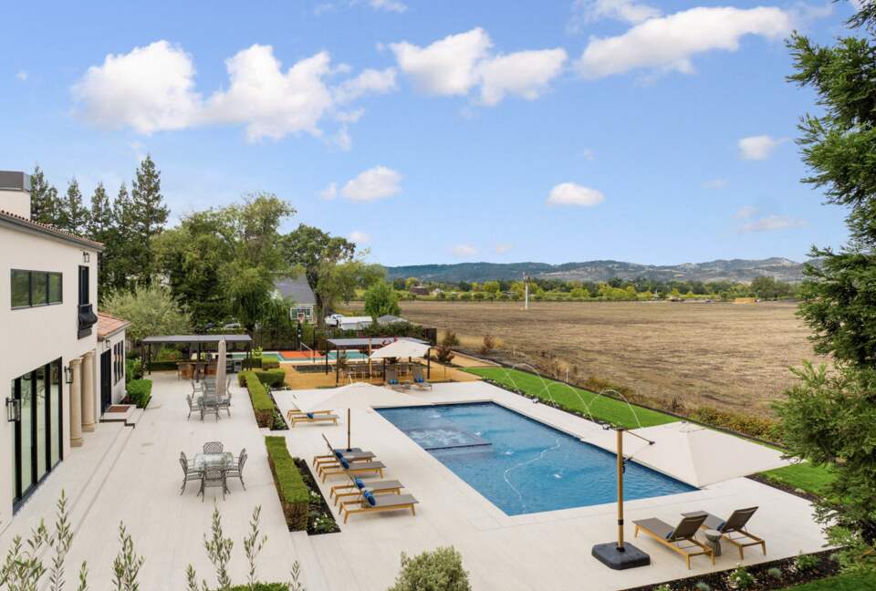 Modern Napa Masterpiece | Estate with Vineyard Views and Resort-Style Amenities - Napa, California