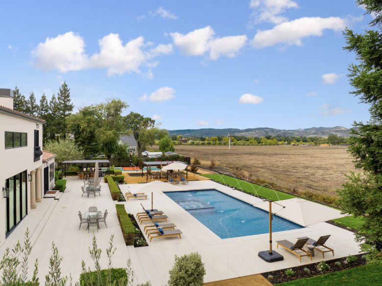 Modern Napa Masterpiece | Estate with Vineyard Views and Resort-Style Amenities - Napa, California