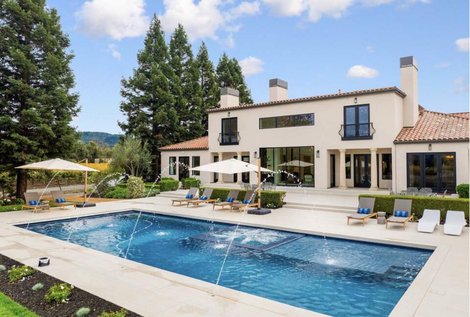 Modern Napa Masterpiece | Estate with Vineyard Views and Resort-Style Amenities - Napa, California