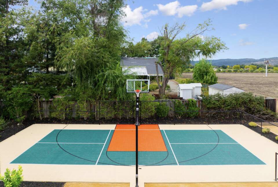 Modern Napa Masterpiece | Estate with Vineyard Views and Resort-Style Amenities - Napa, California