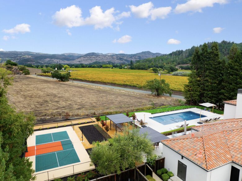 Modern Napa Masterpiece | Estate with Vineyard Views and Resort-Style Amenities - Napa, California