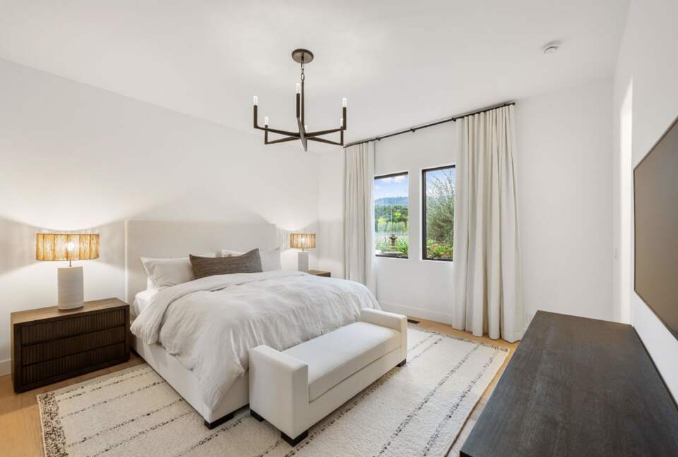 Modern Napa Masterpiece | Estate with Vineyard Views and Resort-Style Amenities - Napa, California