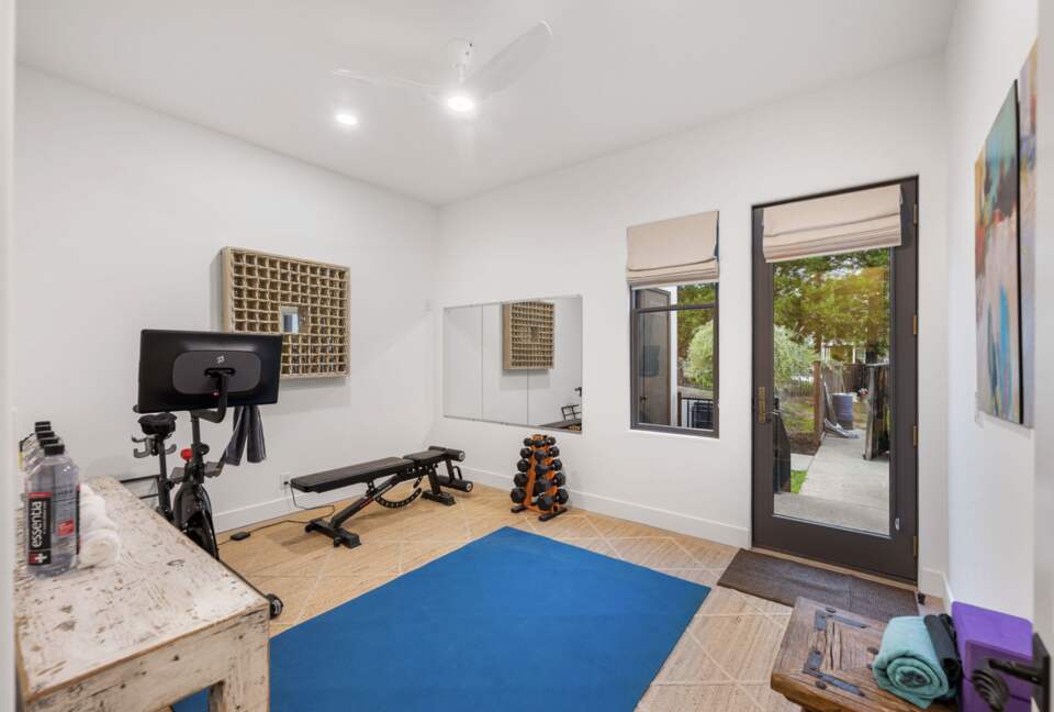 Modern Napa Masterpiece | Estate with Vineyard Views and Resort-Style Amenities - Napa, California