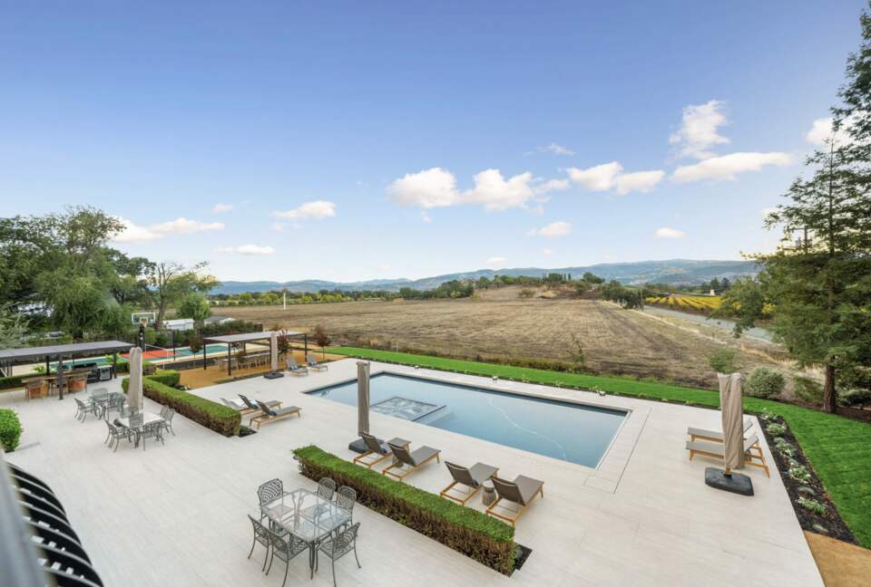 Modern Napa Masterpiece | Estate with Vineyard Views and Resort-Style Amenities - Napa, California
