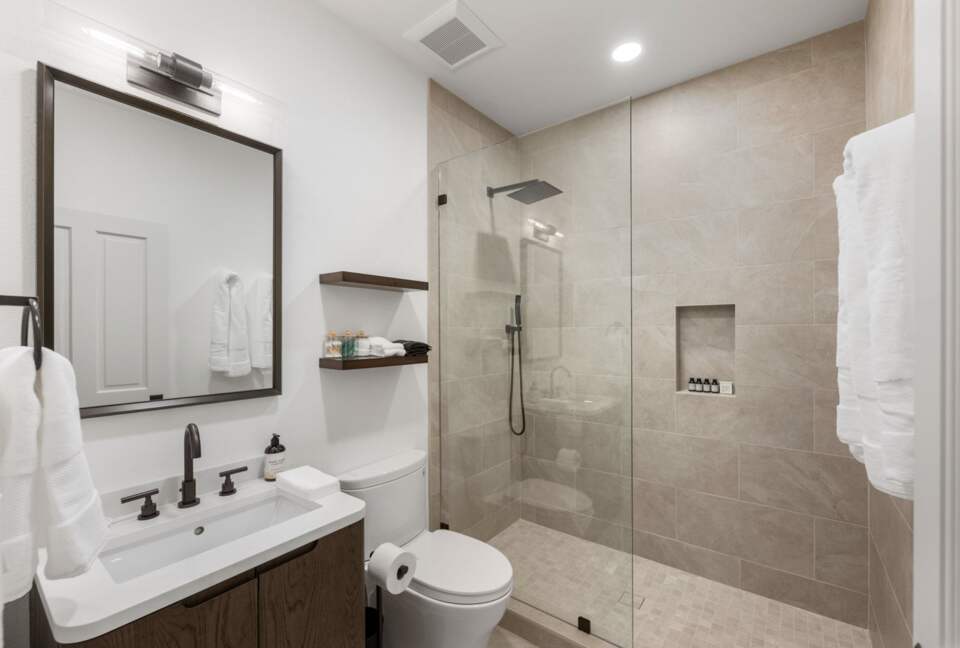 Modern Napa Masterpiece | Estate with Vineyard Views and Resort-Style Amenities - Napa, California