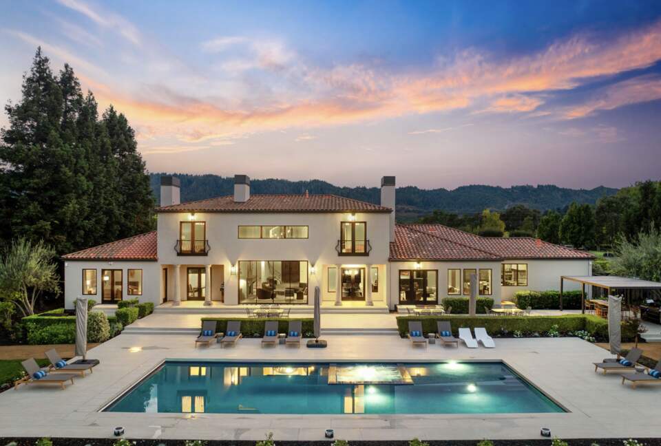 Modern Napa Masterpiece | Estate with Vineyard Views and Resort-Style Amenities - Napa, California