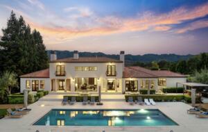 Modern Napa Masterpiece | Estate with Vineyard Views and Resort-Style Amenities - Napa, California
