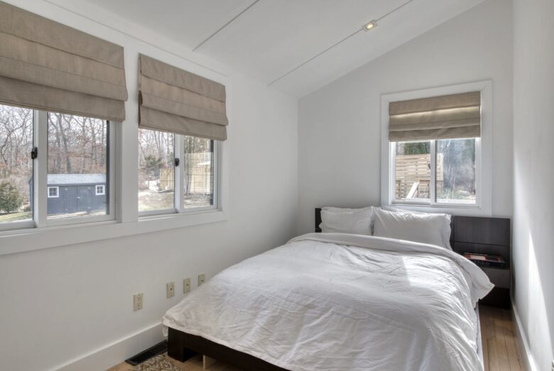 Private East Hampton Escape with Pool and Volleyball Court - East Hampton, New York