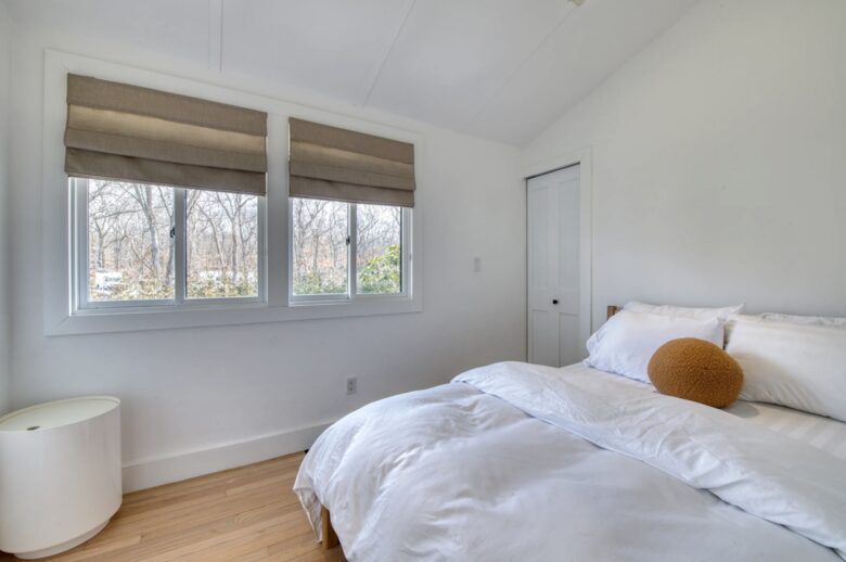 Private East Hampton Escape with Pool and Volleyball Court - East Hampton, New York