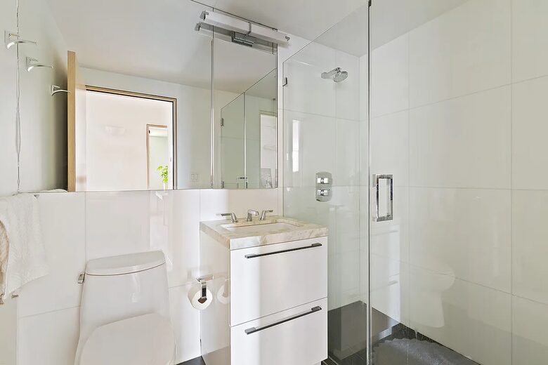 Modern Manhattan Retreat in the Heart of The East Village - New York, New York