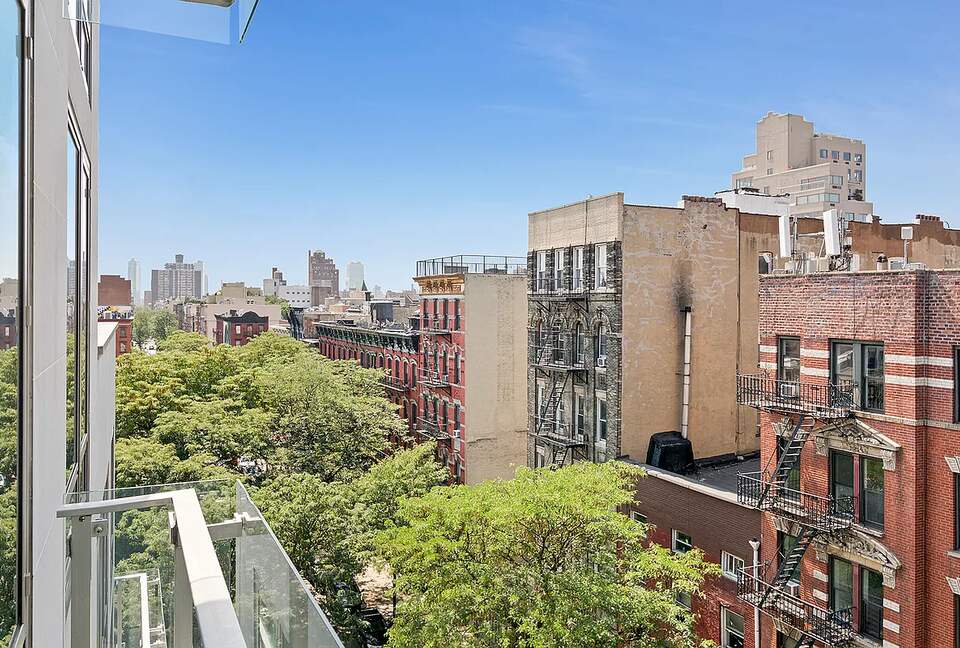 Modern Manhattan Retreat in the Heart of The East Village - New York, New York