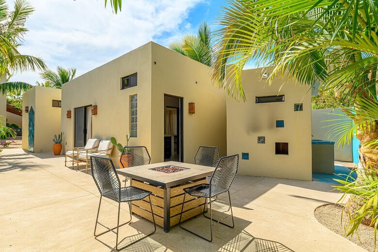 Tropical Hideaway with Pool & Casita Near Pescadero Beach - El Pescadero, Mexico