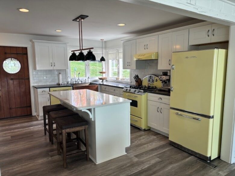 Sylvan Lakefront Heritage Retreat - Rome City, Indiana