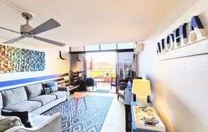 Luxury Lahaina Retreat Steps from the Sand - Lahaina, Hawaii