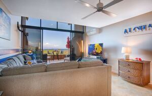 Luxury Lahaina Retreat Steps from the Sand - Lahaina, Hawaii