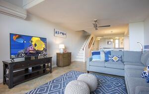 Luxury Lahaina Retreat Steps from the Sand - Lahaina, Hawaii