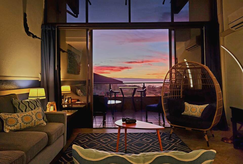 The Palm Oasis: Waterfront Living, Whale Views and Steps to Turtles - Lahaina, Hawaii