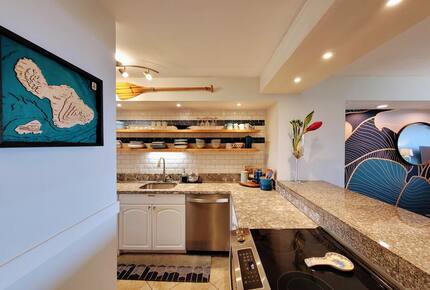 Luxury Lahaina Retreat Steps from the Sand - Lahaina, Hawaii