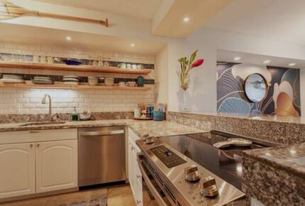 Luxury Lahaina Retreat Steps from the Sand - Lahaina, Hawaii