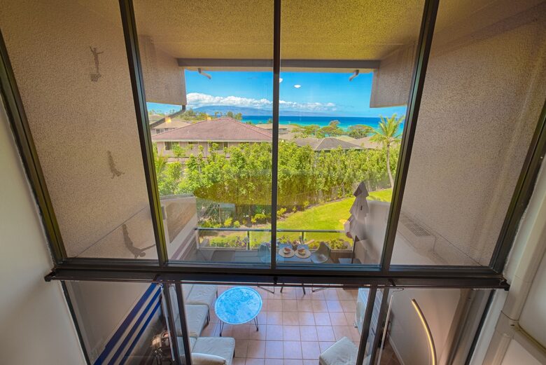 Luxury Lahaina Retreat Steps from the Sand - Lahaina, Hawaii