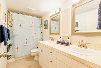 Luxury Lahaina Retreat Steps from the Sand - Lahaina, Hawaii