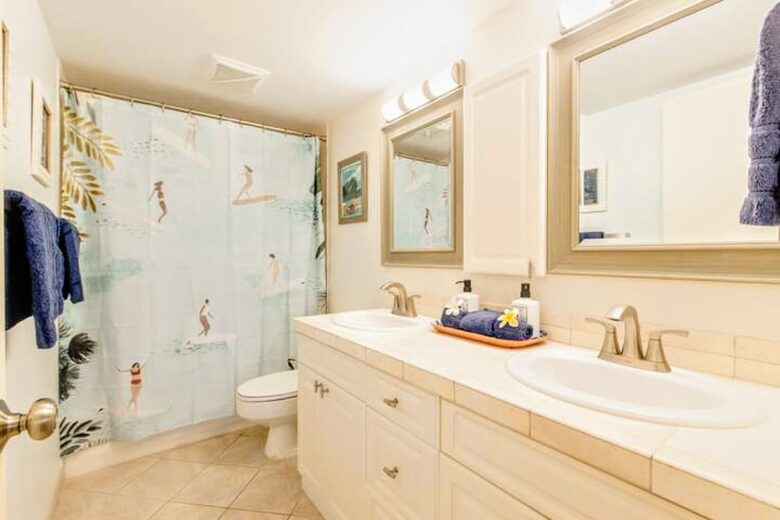 Luxury Lahaina Retreat Steps from the Sand - Lahaina, Hawaii