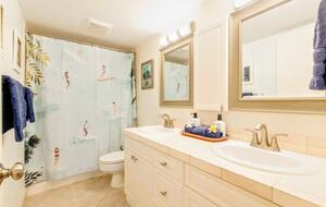 Luxury Lahaina Retreat Steps from the Sand - Lahaina, Hawaii