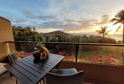 Luxury Lahaina Retreat Steps from the Sand - Lahaina, Hawaii