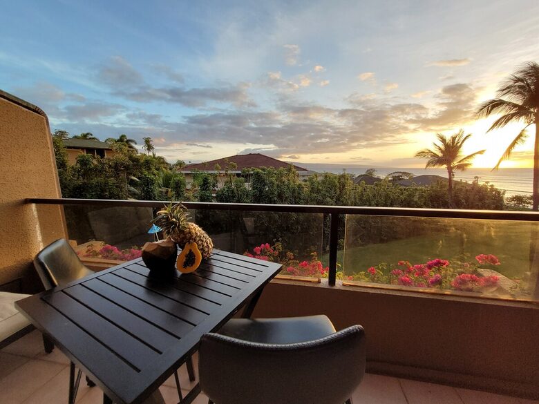 Luxury Lahaina Retreat Steps from the Sand - Lahaina, Hawaii