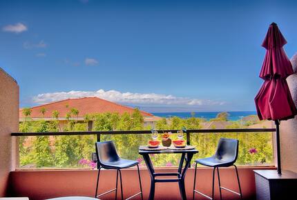 Luxury Lahaina Retreat Steps from the Sand - Lahaina, Hawaii