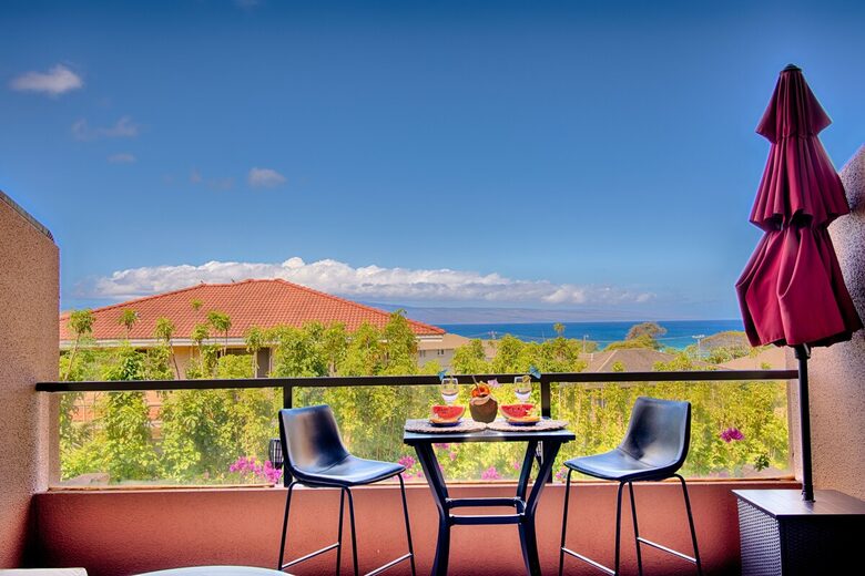 Luxury Lahaina Retreat Steps from the Sand - Lahaina, Hawaii