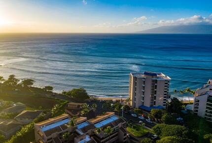 Luxury Lahaina Retreat Steps from the Sand - Lahaina, Hawaii