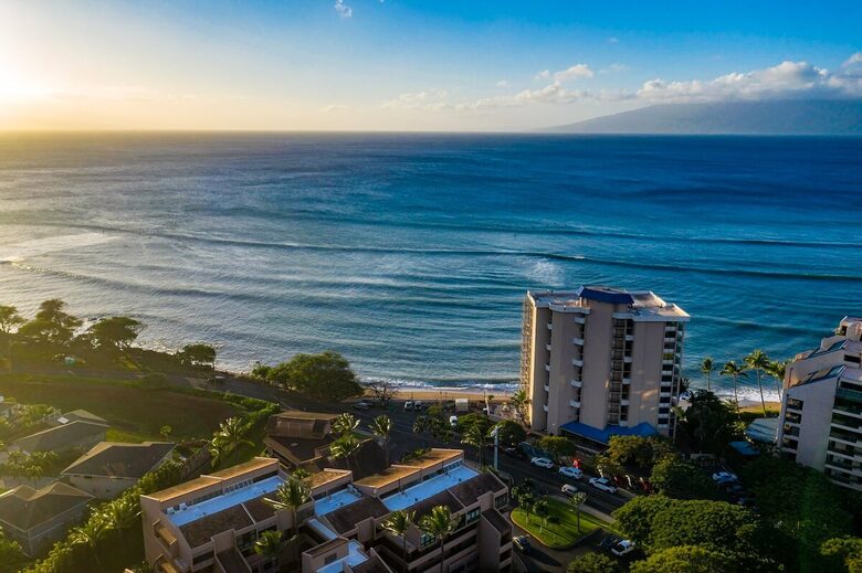 Luxury Lahaina Retreat Steps from the Sand - Lahaina, Hawaii