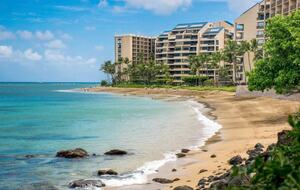 Luxury Lahaina Retreat Steps from the Sand - Lahaina, Hawaii