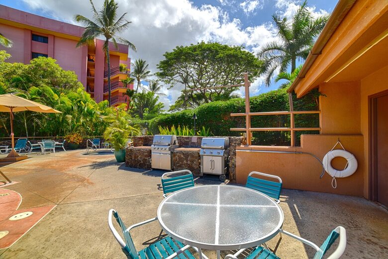 Luxury Lahaina Retreat Steps from the Sand - Lahaina, Hawaii