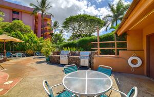 Luxury Lahaina Retreat Steps from the Sand - Lahaina, Hawaii