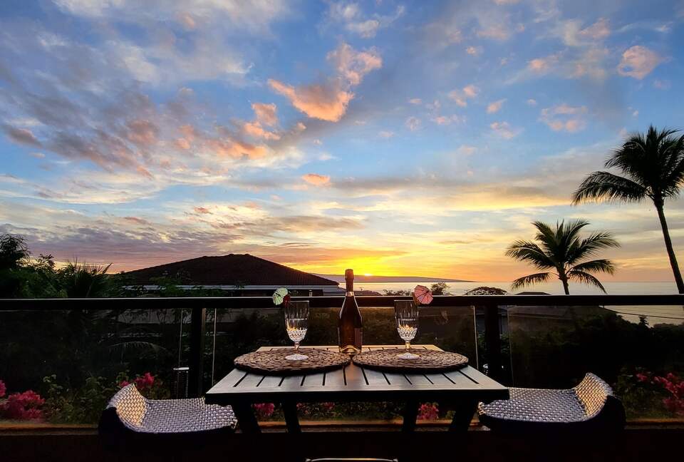 The Palm Oasis: Waterfront Living, Whale Views and Steps to Turtles - Lahaina, Hawaii