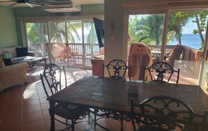 Tropical Beachfront Haven in West Bay - West Bay, Honduras