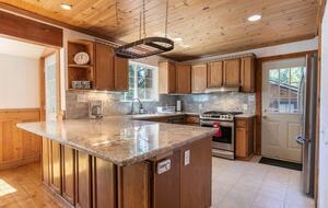 Woodland Retreat Near Kings Beach & Tahoe Ski Resorts - Kings Beach, California