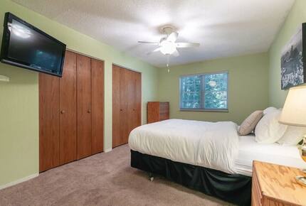 Woodland Retreat Near Kings Beach & Tahoe Ski Resorts - Kings Beach, California