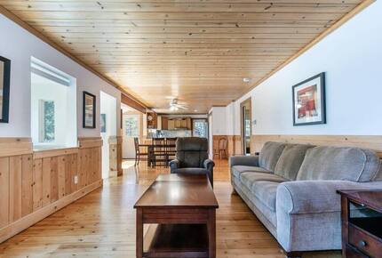 Woodland Retreat Near Kings Beach & Tahoe Ski Resorts - Kings Beach, California