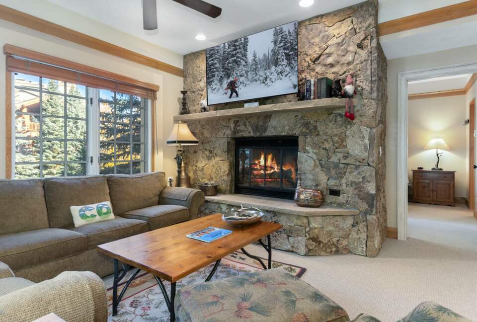 Modern Mountain Getaway Steps from Beaver Creek Village - Beaver Creek, Colorado