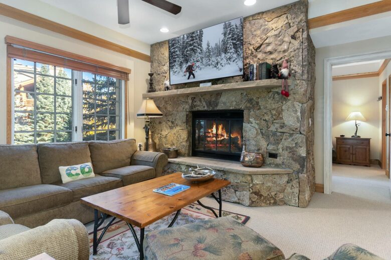 Modern Mountain Getaway Steps from Beaver Creek Village - Beaver Creek, Colorado