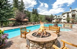 Modern Mountain Getaway Steps from Beaver Creek Village - Beaver Creek, Colorado
