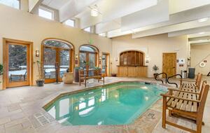 Modern Mountain Getaway Steps from Beaver Creek Village - Beaver Creek, Colorado