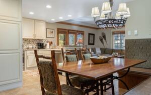 Modern Mountain Getaway Steps from Beaver Creek Village - Beaver Creek, Colorado