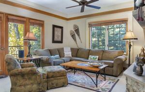 Modern Mountain Getaway Steps from Beaver Creek Village - Beaver Creek, Colorado