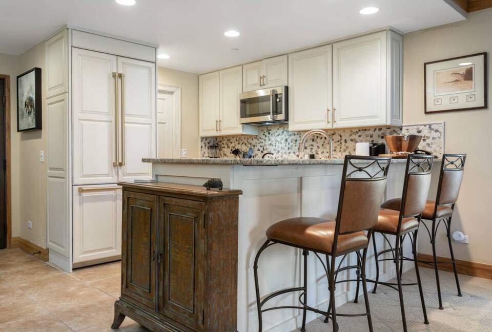 Modern Mountain Getaway Steps from Beaver Creek Village - Beaver Creek, Colorado