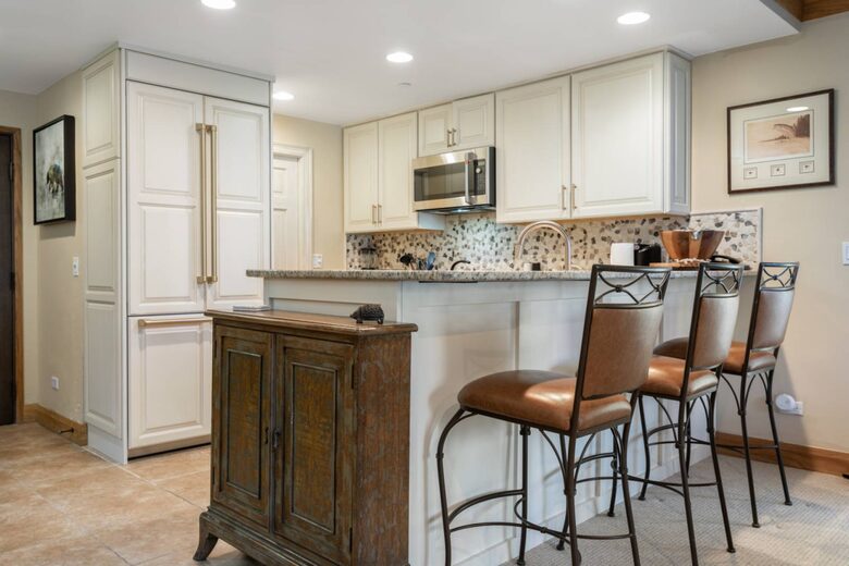 Modern Mountain Getaway Steps from Beaver Creek Village - Beaver Creek, Colorado