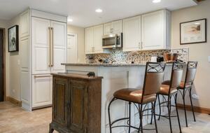 Modern Mountain Getaway Steps from Beaver Creek Village - Beaver Creek, Colorado